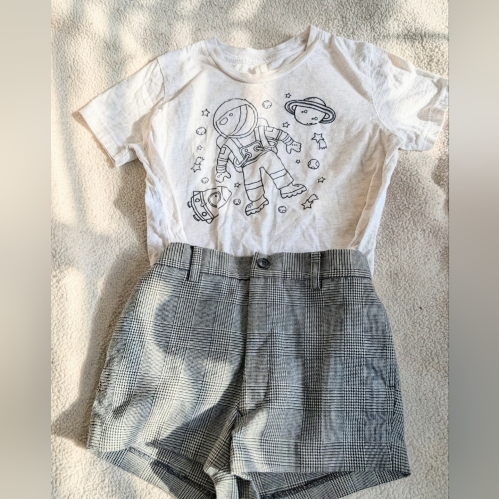Box#30    😍 5 For $25 😍   Gray Graphic Tee and Plaid Shorts Set